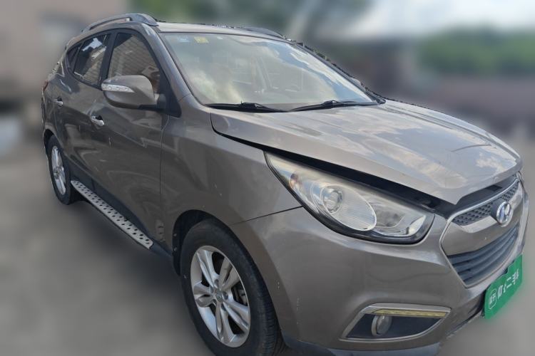 Used Hyundai ix35 2012 2.0L Automatic Two-Wheel Drive Elite Edition GLS Front Right 45 Deg
