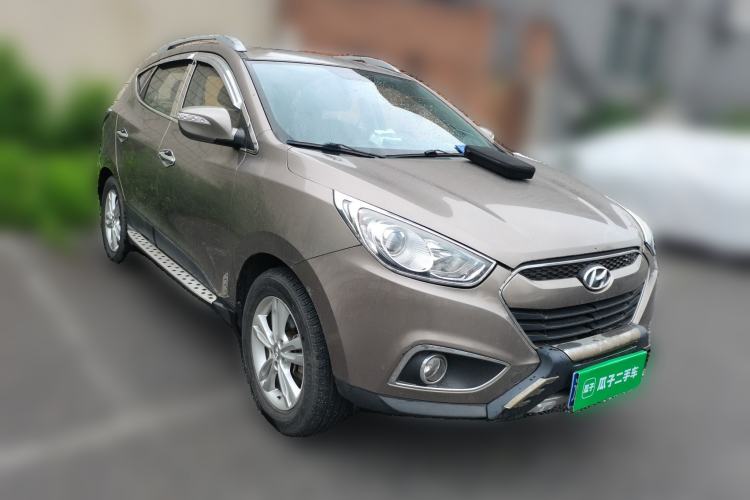Used Hyundai ix35 2012 2.0L Automatic Two-Wheel Drive Elite Edition GLS Front Right 45 Deg