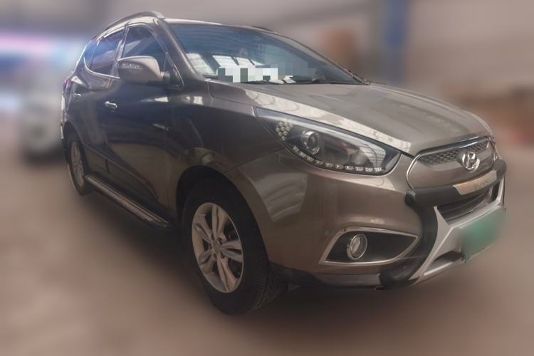 Used Hyundai ix35 2012 2.0L Automatic Two-Wheel Drive Elite Edition GLS Front Right 45 Deg