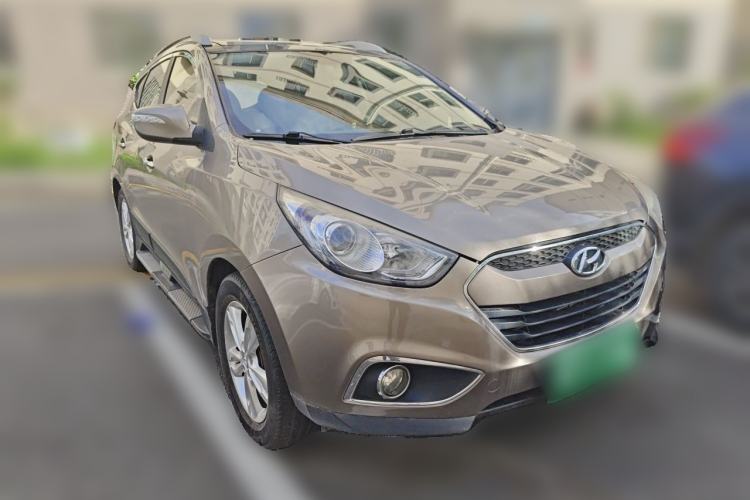 Used Hyundai ix35 2012 2.0L Automatic Two-Wheel Drive Elite Edition GLS Front Right 45 Deg
