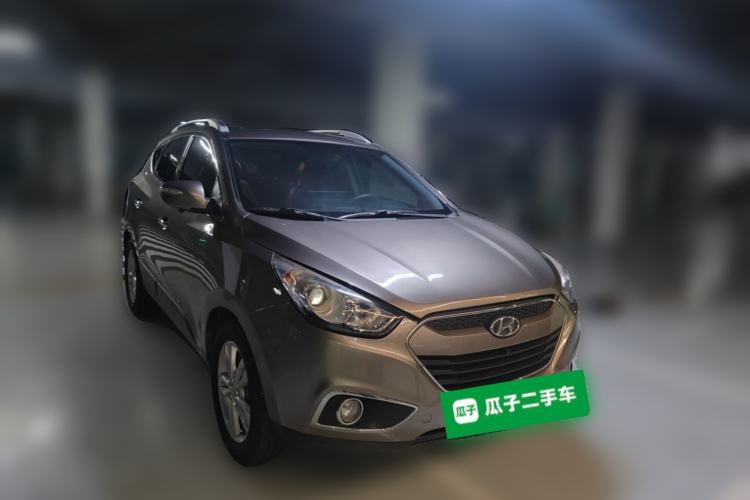 Used Hyundai ix35 2012 2.0L Automatic Two-Wheel Drive Elite Edition GLS Front Right 45 Deg