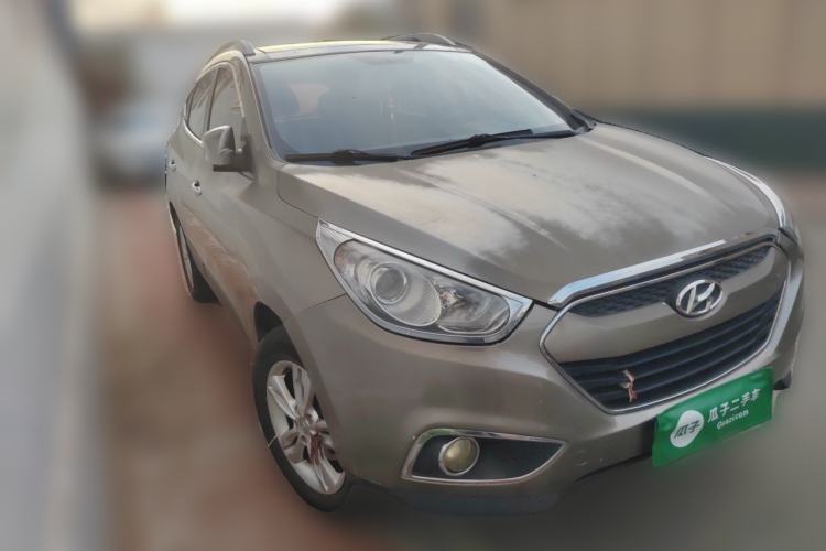 Used Hyundai ix35 2012 2.0L Automatic Two-Wheel Drive Elite Edition GLS Front Right 45 Deg