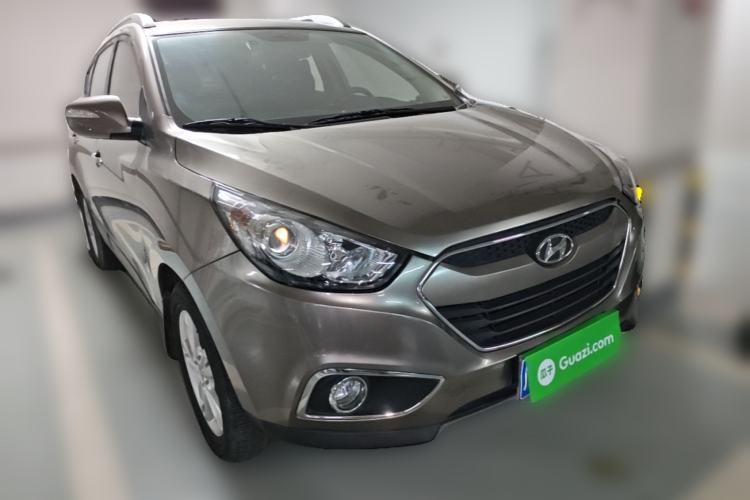 Used Hyundai ix35 2012 2.0L Automatic Two-Wheel Drive Elite Edition GLS Front Right 45 Deg