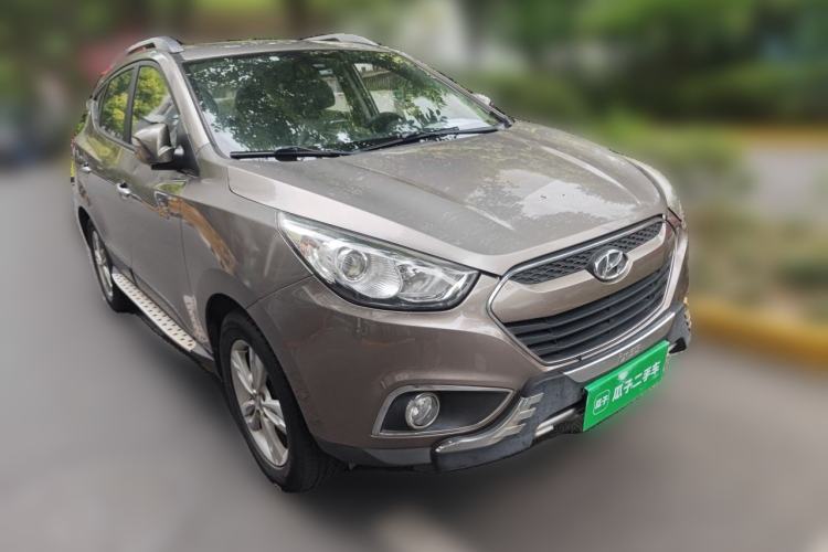 Used Hyundai ix35 2012 2.0L Automatic Two-Wheel Drive Elite Edition GLS Front Right 45 Deg