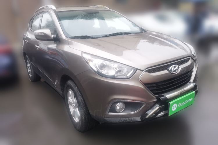 Used Hyundai ix35 2012 2.0L Manual Two-Wheel Drive New Edition GL Front Right 45 Deg
