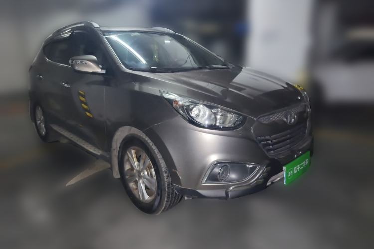 Used Hyundai ix35 2012 2.0L Automatic Two-Wheel Drive Elite Edition GLS Front Right 45 Deg