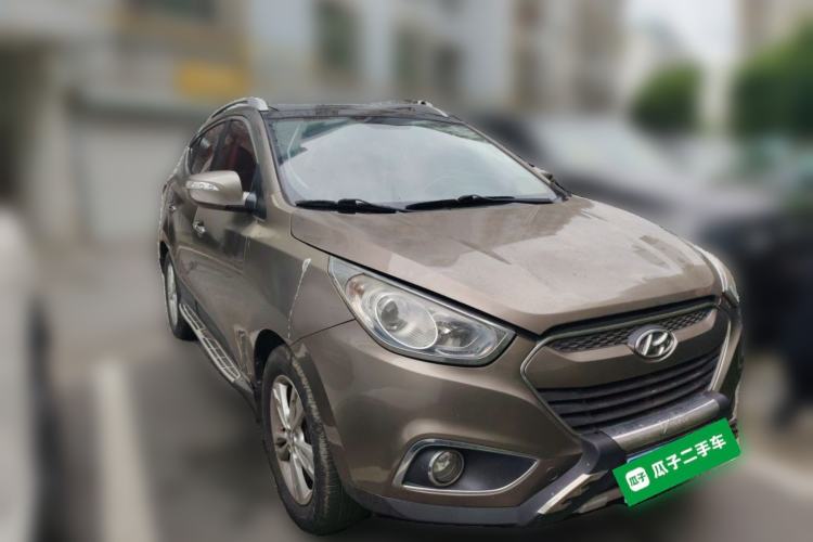 Used Hyundai ix35 2012 2.0L Automatic Two-Wheel Drive Elite Edition GLS Front Right 45 Deg