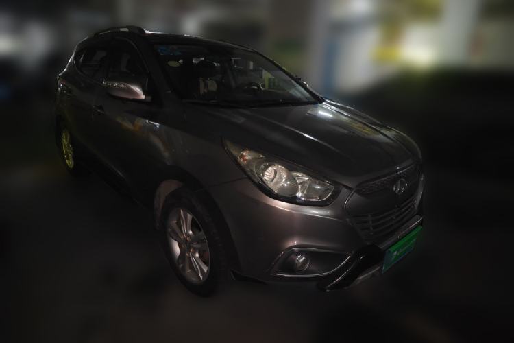 Used Hyundai ix35 2012 2.0L Automatic Two-Wheel Drive Elite Edition GLS Front Right 45 Deg