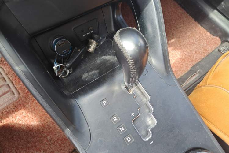 Used Hyundai ix35 2012 2.0L Automatic Two-Wheel Drive Elite Edition GLS Gear Lever