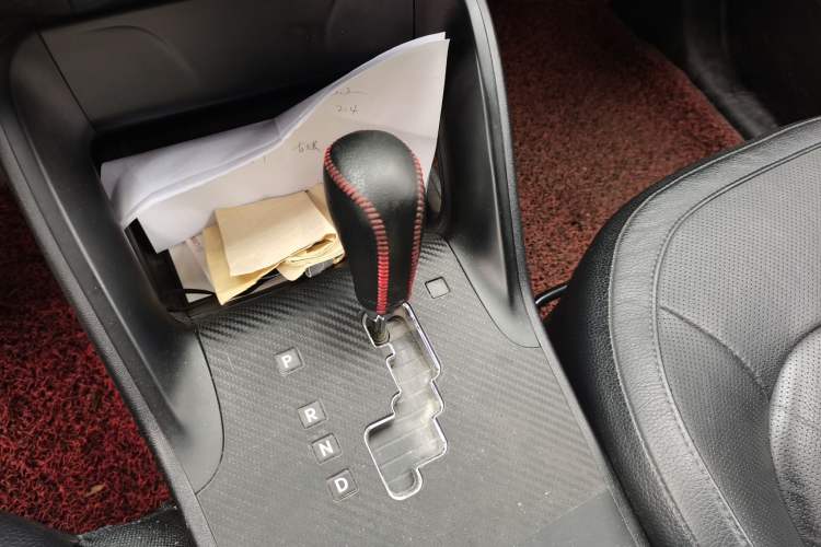 Used Hyundai ix35 2012 2.0L Automatic Two-Wheel Drive Elite Edition GLS Gear Lever