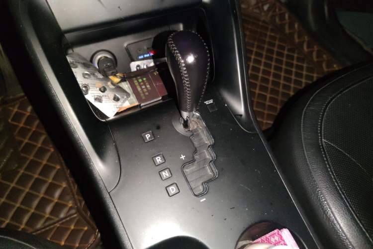 Used Hyundai ix35 2012 2.0L Automatic Two-Wheel Drive Elite Edition GLS Gear Lever