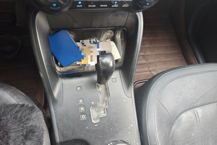 Used Hyundai ix35 2012 2.0L Automatic Two-Wheel Drive Elite Edition GLS Gear Lever