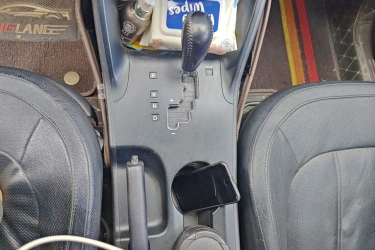 Used Hyundai ix35 2012 2.0L Automatic Two-Wheel Drive Elite Edition GLS Gear Lever