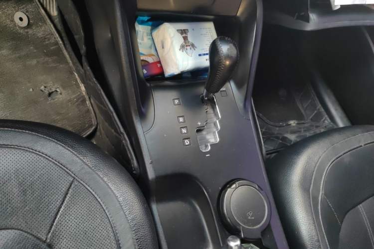 Used Hyundai ix35 2012 2.0L Automatic Two-Wheel Drive Elite Edition GLS Gear Lever