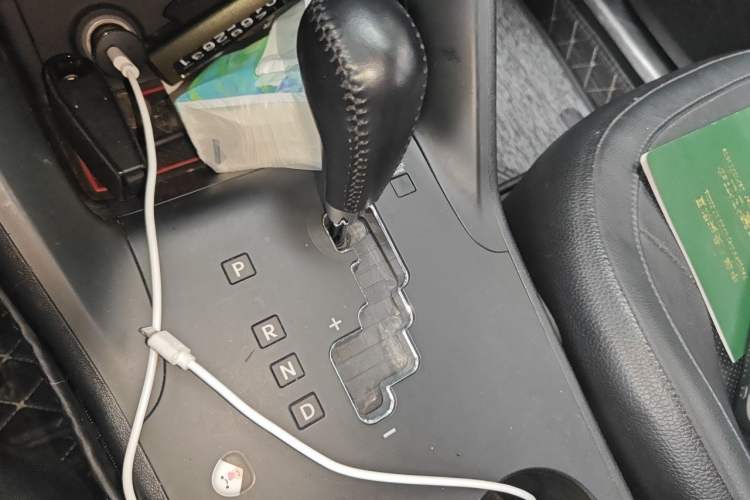 Used Hyundai ix35 2012 2.0L Automatic Two-Wheel Drive Elite Edition GLS Gear Lever