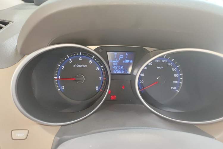 Used Hyundai ix35 2012 2.0L Automatic Two-Wheel Drive Elite Edition GLS Instrument Cluster