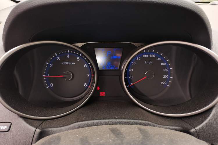Used Hyundai ix35 2012 2.0L Automatic Two-Wheel Drive Elite Edition GLS Instrument Cluster