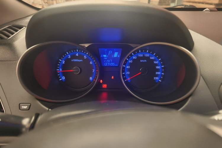 Used Hyundai ix35 2012 2.0L Automatic Two-Wheel Drive Elite Edition GLS Instrument Cluster