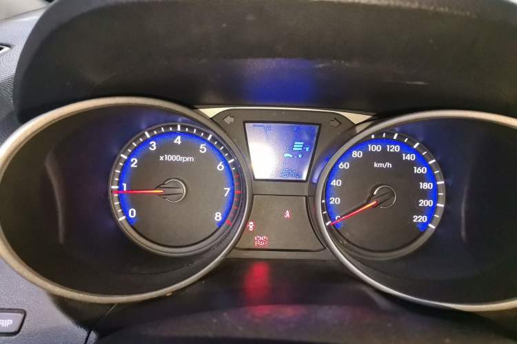 Used Hyundai ix35 2012 2.0L Manual Two-Wheel Drive New Edition GL Instrument Cluster