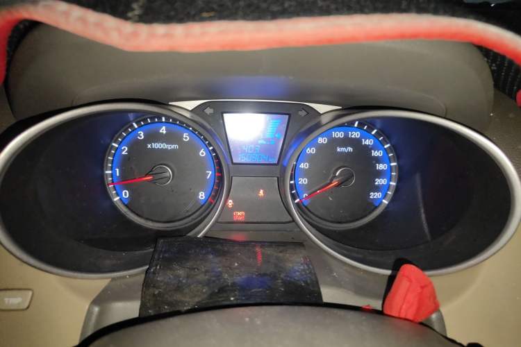 Used Hyundai ix35 2012 2.0L Automatic Two-Wheel Drive New Edition GL Instrument Cluster