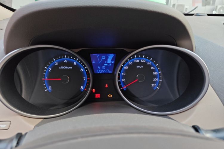 Used Hyundai ix35 2012 2.0L Automatic Two-Wheel Drive Elite Edition GLS Instrument Cluster
