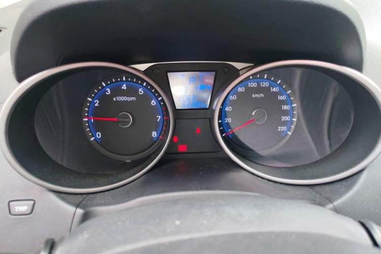 Used Hyundai ix35 2012 2.0L Automatic Two-Wheel Drive Elite Edition GLS Instrument Cluster