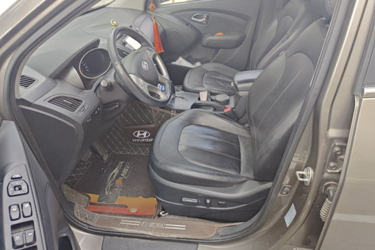 Used Hyundai ix35 2012 2.0L Automatic Two-Wheel Drive Elite Edition GLS Left Front Seat