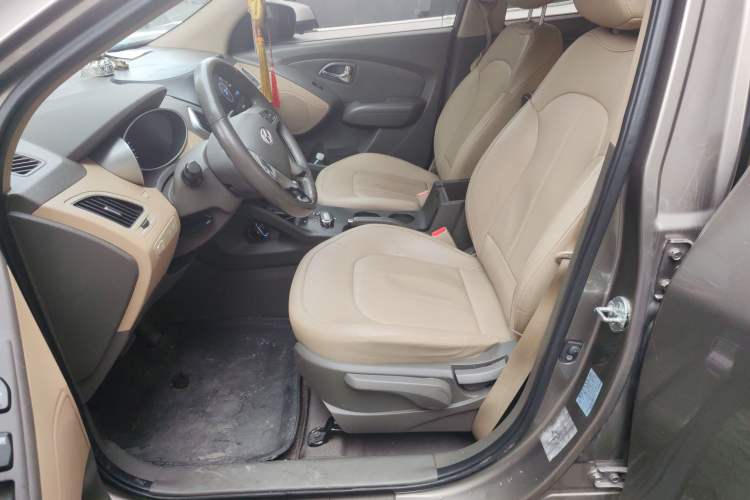Used Hyundai ix35 2012 2.0L Automatic Two-Wheel Drive Elite Edition GLS Left Front Seat