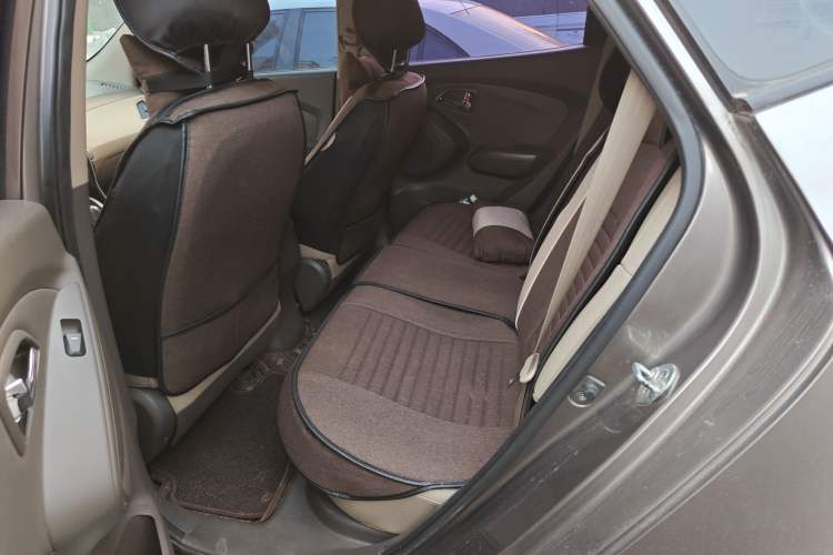 Used Hyundai ix35 2012 2.0L Automatic Two-Wheel Drive Elite Edition GLS Left Rear Seat