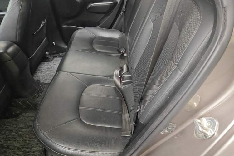 Used Hyundai ix35 2012 2.0L Automatic Two-Wheel Drive Elite Edition GLS Left Rear Seat