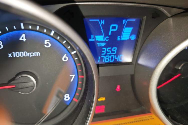 Used Hyundai ix35 2012 2.0L Automatic Two-Wheel Drive Elite Edition GLS Odometer Close Up