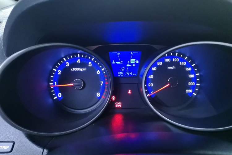 Used Hyundai ix35 2012 2.0L Manual Two-Wheel Drive New Edition GL Odometer Close Up