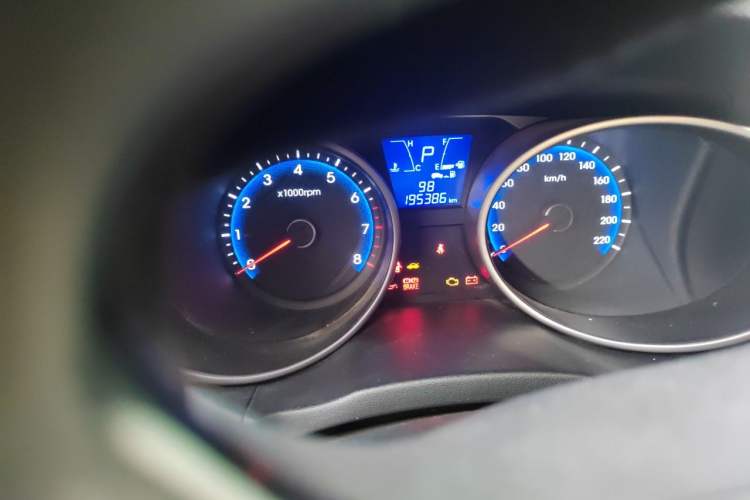 Used Hyundai ix35 2012 2.0L Automatic Two-Wheel Drive Elite Edition GLS Odometer Close Up