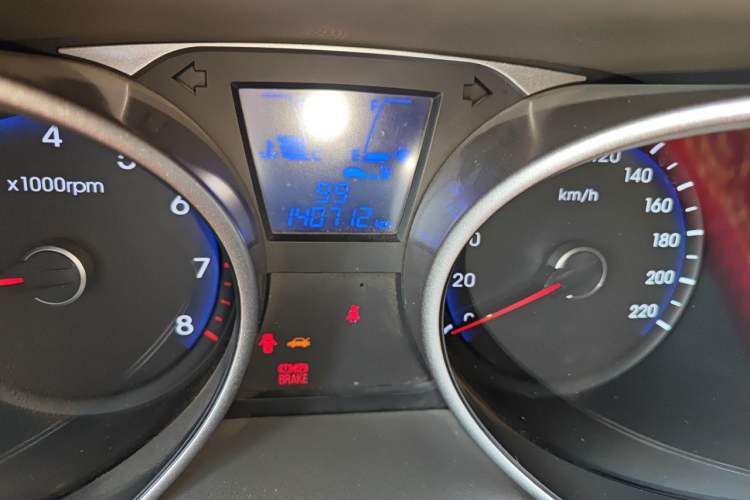 Used Hyundai ix35 2012 2.0L Manual Two-Wheel Drive New Edition GL Odometer Close Up