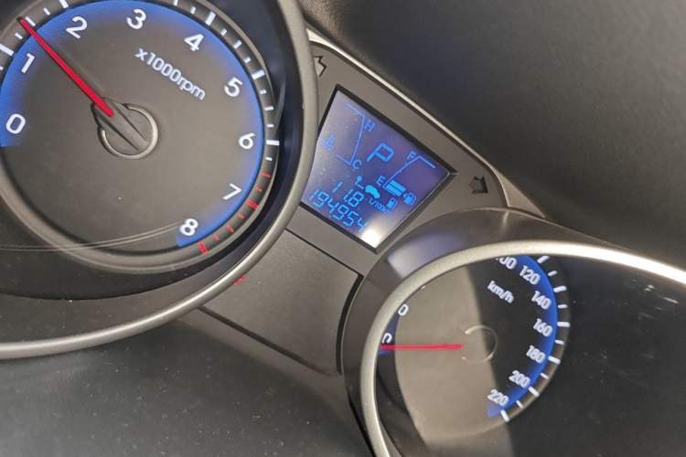 Used Hyundai ix35 2012 2.0L Automatic Two-Wheel Drive Elite Edition GLS Odometer Close Up