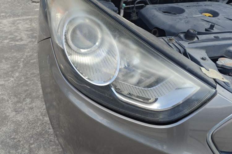 Used Hyundai ix35 2012 2.0L Automatic Two-Wheel Drive Elite Edition GLS Right Front Headlight