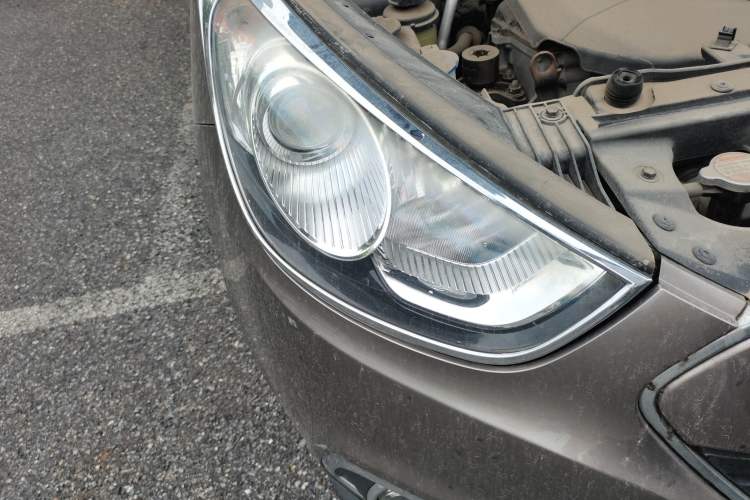 Used Hyundai ix35 2012 2.0L Automatic Two-Wheel Drive Elite Edition GLS Right Front Headlight