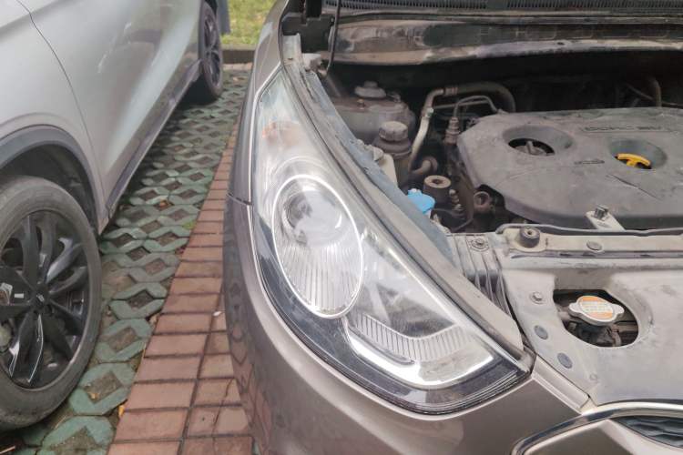 Used Hyundai ix35 2012 2.0L Automatic Two-Wheel Drive Elite Edition GLS Right Front Headlight