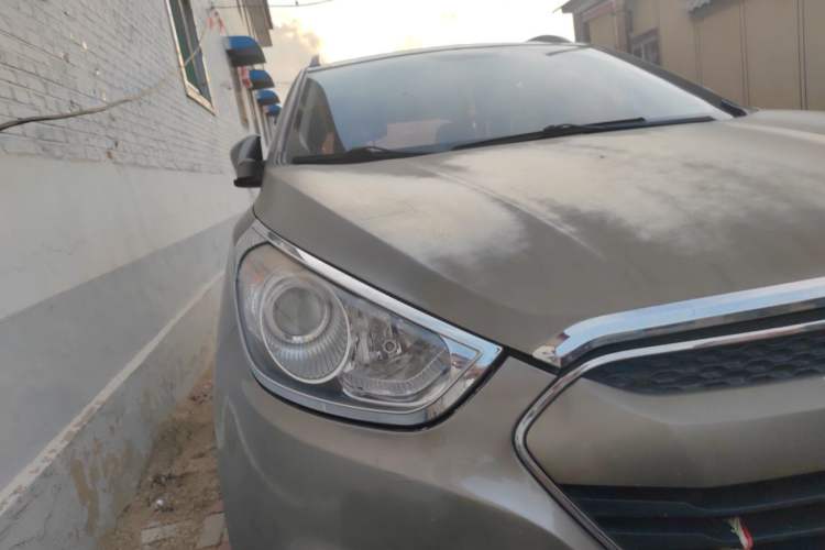 Used Hyundai ix35 2012 2.0L Automatic Two-Wheel Drive Elite Edition GLS Right Front Headlight