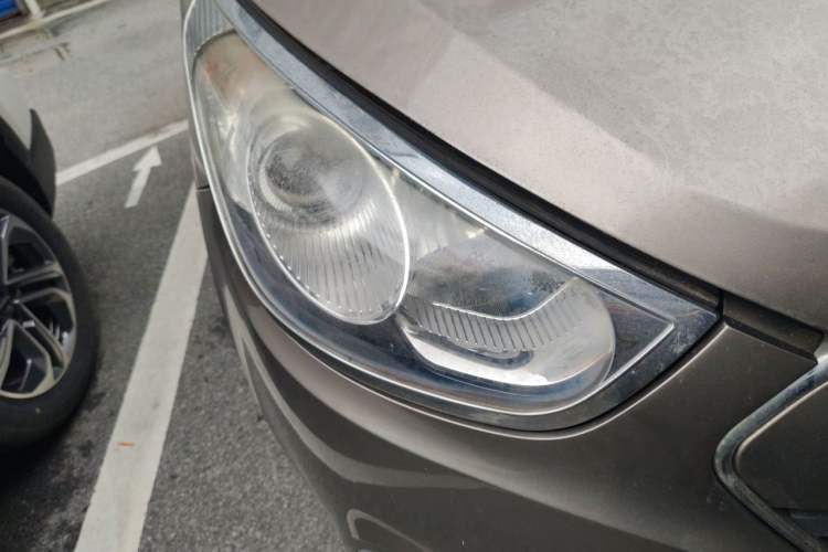 Used Hyundai ix35 2012 2.0L Automatic Two-Wheel Drive Elite Edition GLS Right Front Headlight