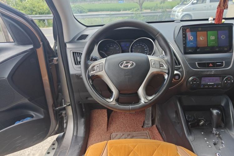 Used Hyundai ix35 2012 2.0L Automatic Two-Wheel Drive Elite Edition GLS Steering Wheel