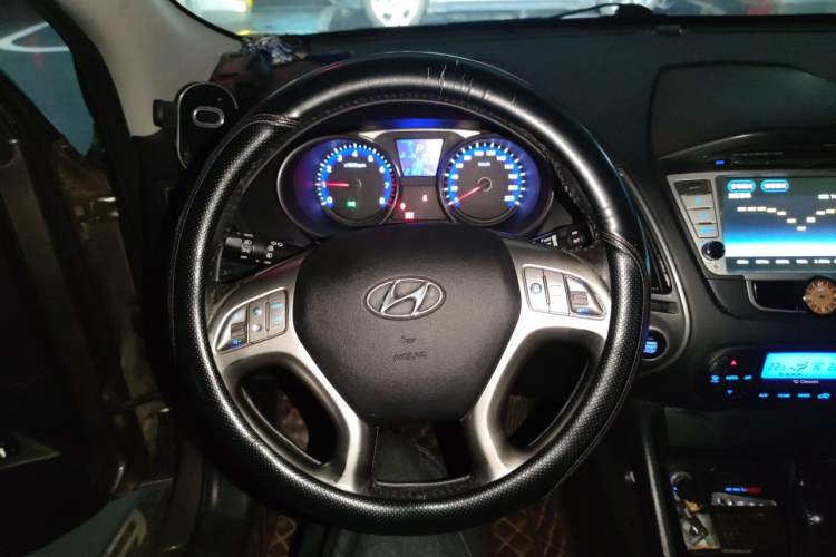 Used Hyundai ix35 2012 2.0L Automatic Two-Wheel Drive Elite Edition GLS Steering Wheel