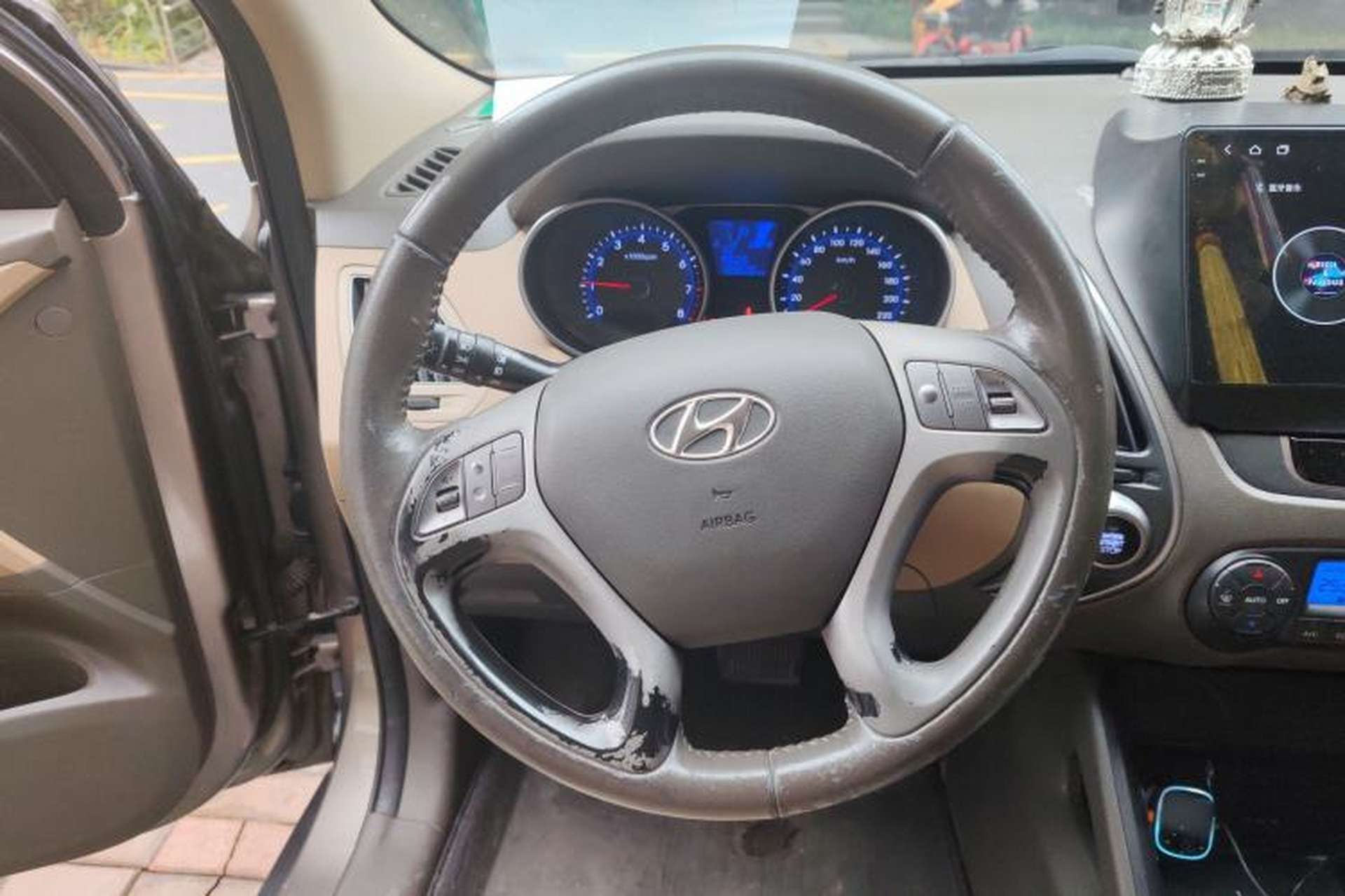Used Hyundai ix35 2012 2.0L Automatic Two-Wheel Drive Elite Edition GLS Steering Wheel