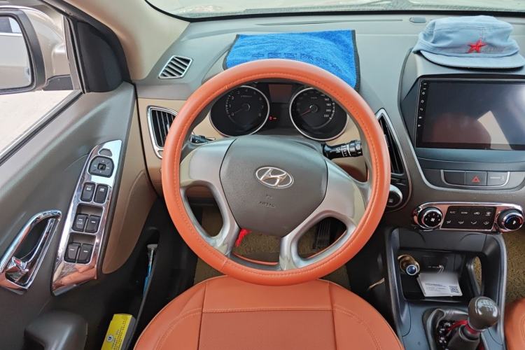 Used Hyundai ix35 2012 2.0L Manual Two-Wheel Drive New Edition GL Steering Wheel