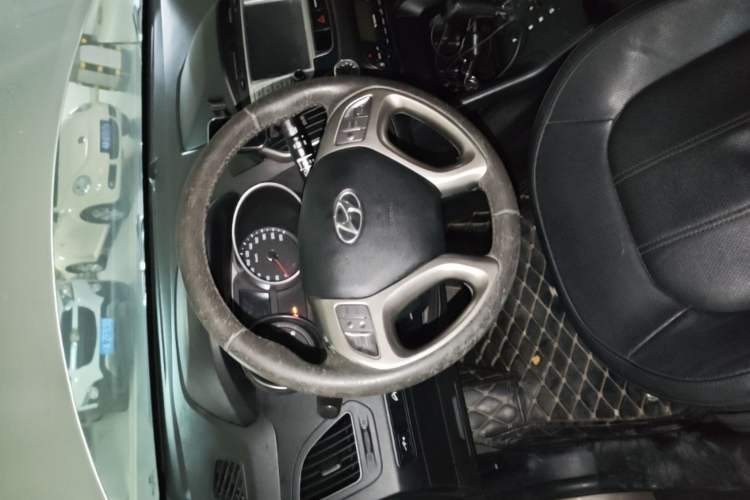 Used Hyundai ix35 2012 2.0L Automatic Two-Wheel Drive Elite Edition GLS Steering Wheel