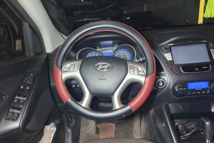 Used Hyundai ix35 2012 2.0L Automatic Two-Wheel Drive Elite Edition GLS Steering Wheel