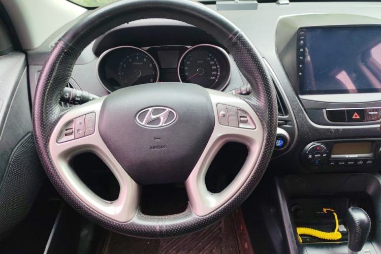Used Hyundai ix35 2012 2.0L Automatic Two-Wheel Drive Elite Edition GLS Steering Wheel