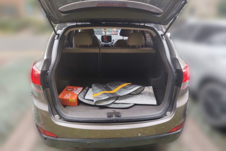 Used Hyundai ix35 2012 2.0L Automatic Two-Wheel Drive Elite Edition GLS Trunk