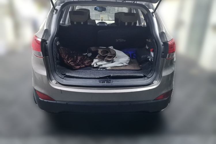 Used Hyundai ix35 2012 2.0L Manual Two-Wheel Drive New Edition GL Trunk