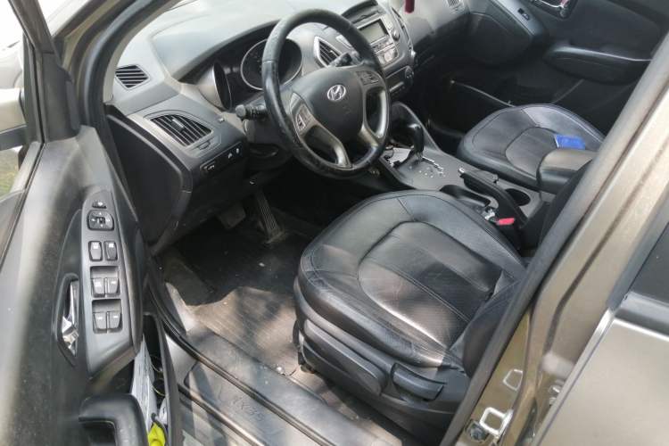 Used Hyundai ix35 2012 2.0L Automatic Two-Wheel Drive Elite Edition GLS Driver Seat